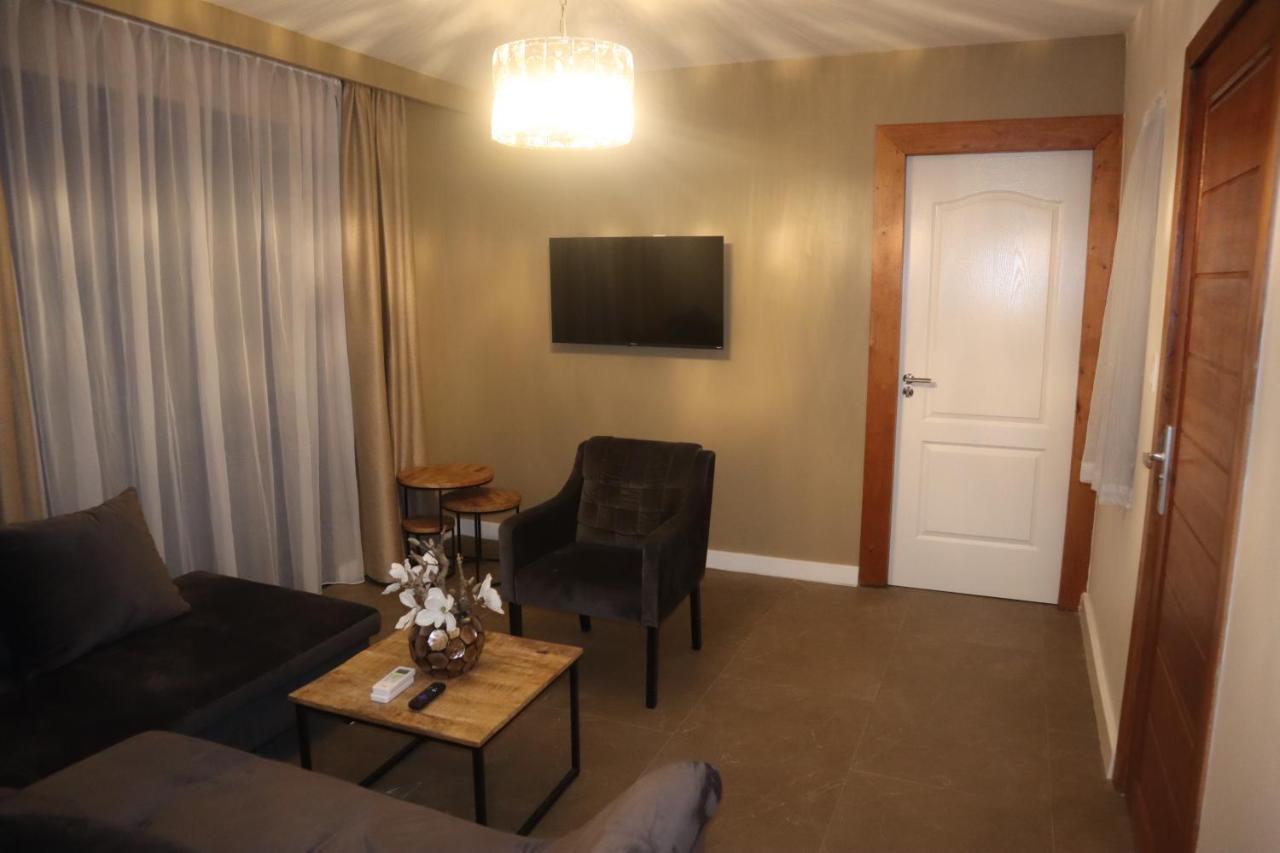 Empire Apartments Su 2 Marthastraat Paramaribo Esterno foto